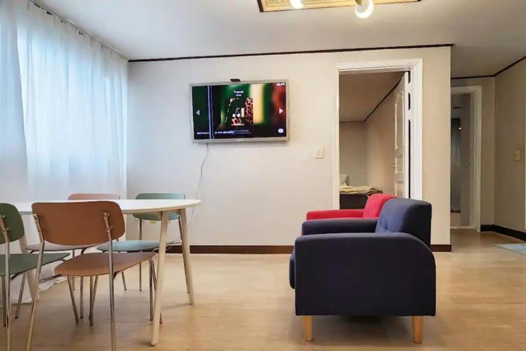 Apartment C-3 White Linen House Seoul
