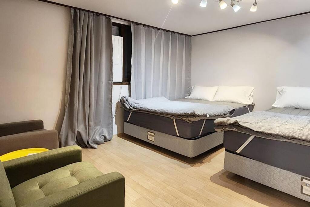 Apartment C-3 White Linen House Seoul